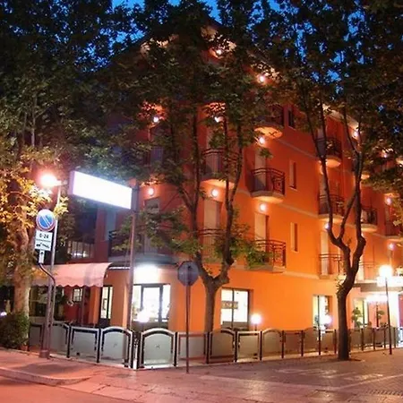 Отель Napoleon 3*